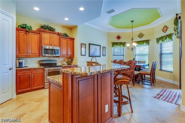 7771 Cottesmore DR, Naples, FL 34113