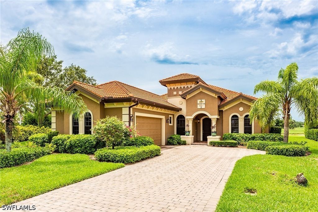 7771 Cottesmore DR, Naples, FL 34113