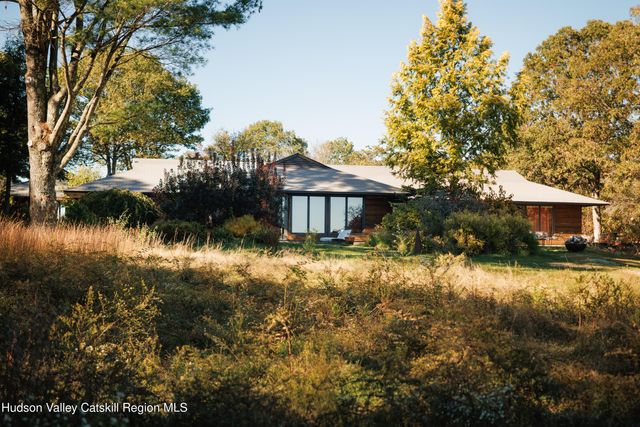 411 Texas Hill Road, Hillsdale, NY 12529