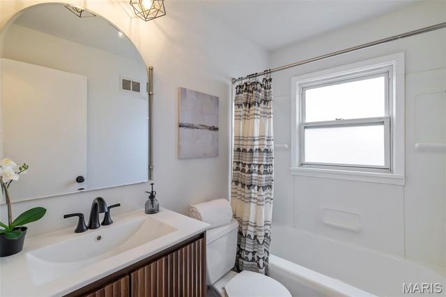 8835 Kathlyn Drive, Berkeley, MO 63134