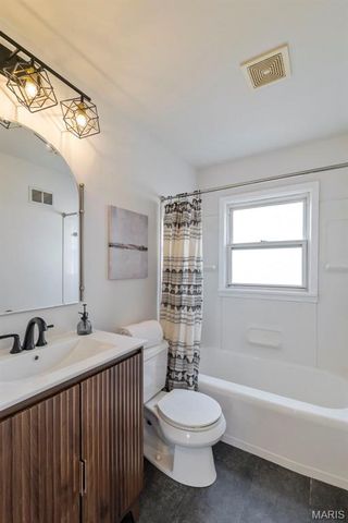 8835 Kathlyn Drive, Berkeley, MO 63134