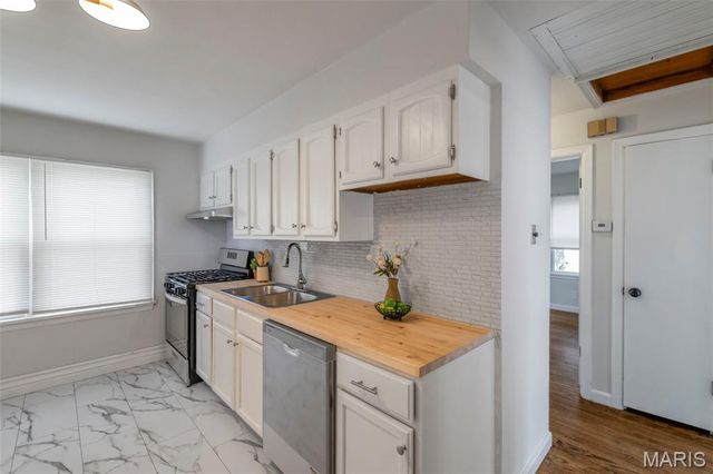 8835 Kathlyn Drive, Berkeley, MO 63134