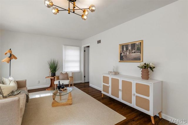 8835 Kathlyn Drive, Berkeley, MO 63134