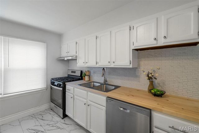 8835 Kathlyn Drive, Berkeley, MO 63134