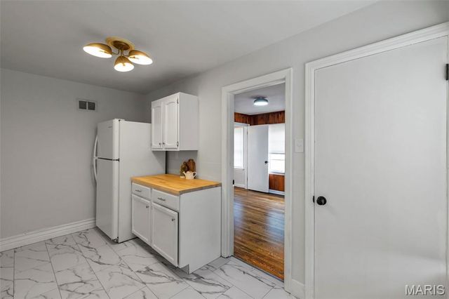 8835 Kathlyn Drive, Berkeley, MO 63134