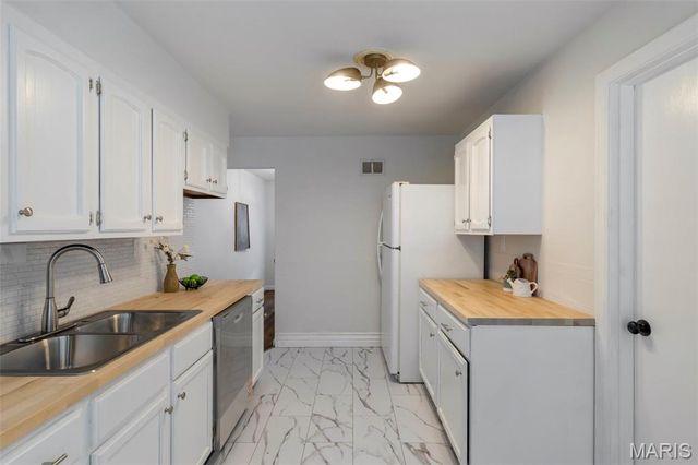 8835 Kathlyn Drive, Berkeley, MO 63134