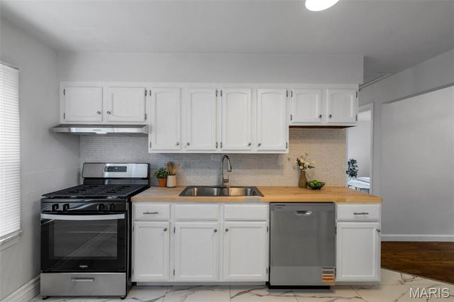 8835 Kathlyn Drive, Berkeley, MO 63134