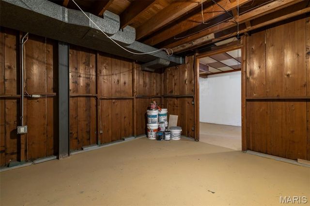 8835 Kathlyn Drive, Berkeley, MO 63134