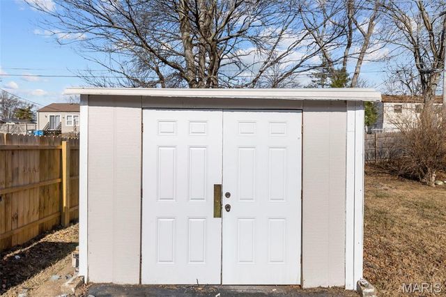 8835 Kathlyn Drive, Berkeley, MO 63134