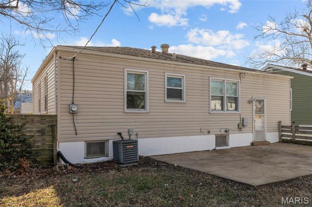 8835 Kathlyn Drive, Berkeley, MO 63134