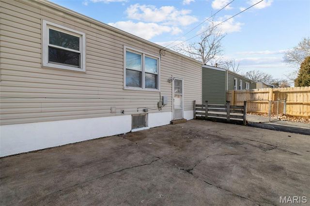 8835 Kathlyn Drive, Berkeley, MO 63134