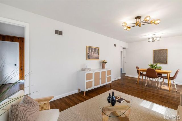 8835 Kathlyn Drive, Berkeley, MO 63134