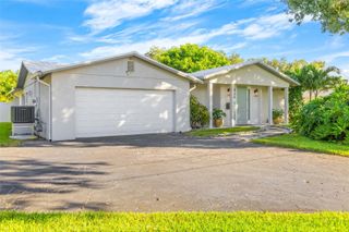 4085 42ND AVENUE S, St Petersburg, FL 33711