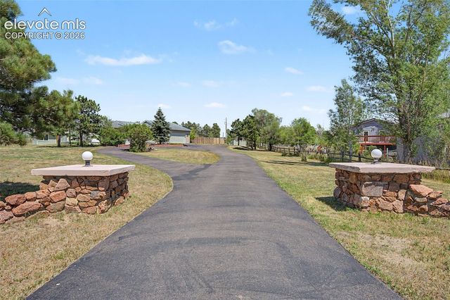 19155 Spring Valley Road, Monument, CO 80132