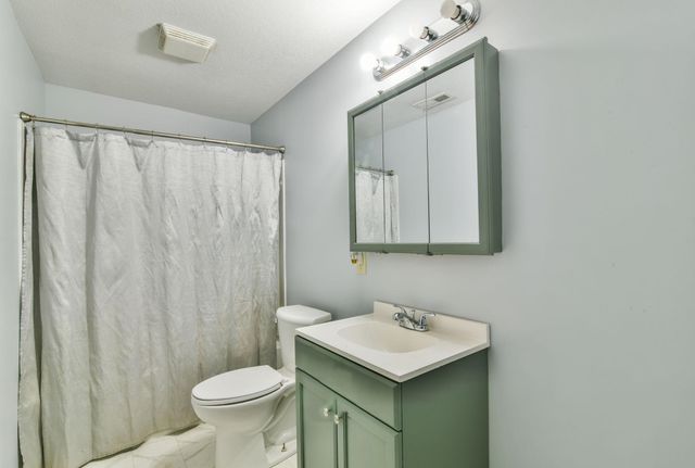 1926 N Mcrae, Goddard, KS 67052