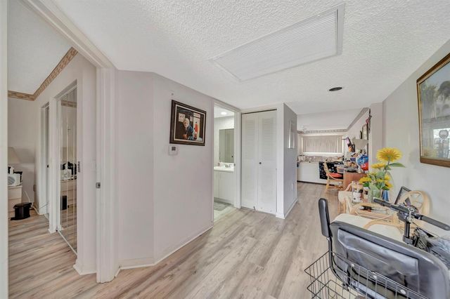 1400 SW 137th Avenue 311F, Pembroke Pines, FL 33027