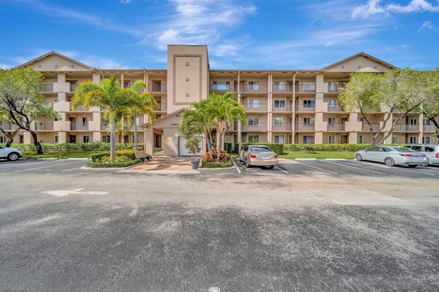 1400 SW 137th Avenue 311F, Pembroke Pines, FL 33027