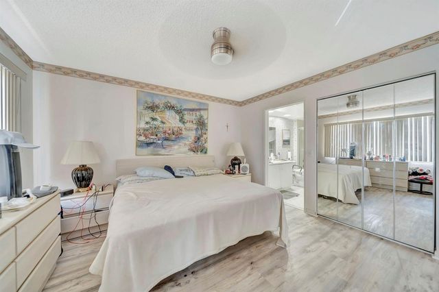 1400 SW 137th Avenue 311F, Pembroke Pines, FL 33027