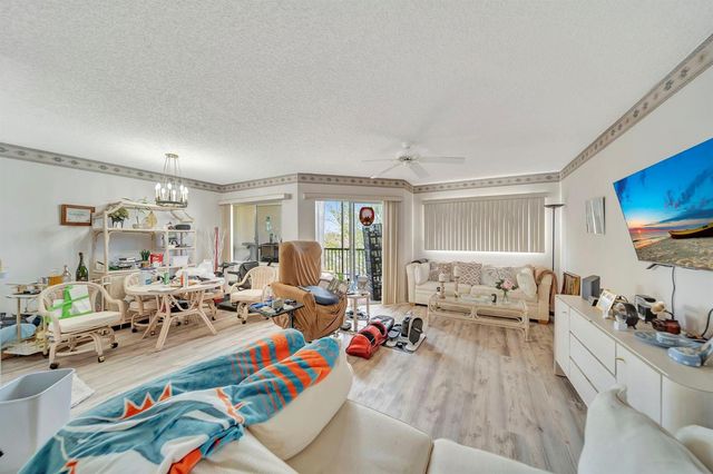 1400 SW 137th Avenue 311F, Pembroke Pines, FL 33027