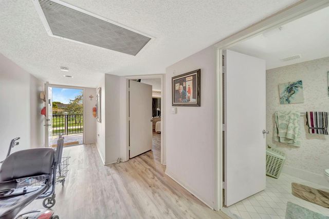 1400 SW 137th Avenue 311F, Pembroke Pines, FL 33027