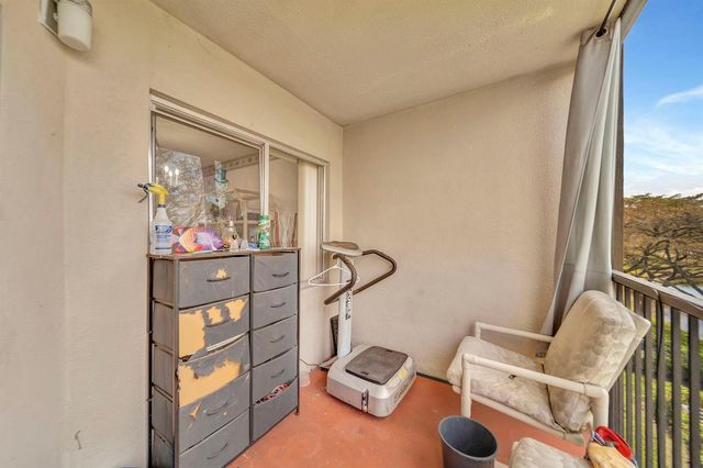 1400 SW 137th Avenue 311F, Pembroke Pines, FL 33027