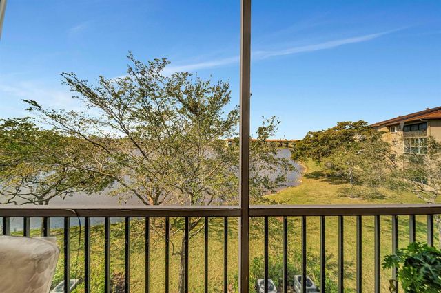 1400 SW 137th Avenue 311F, Pembroke Pines, FL 33027