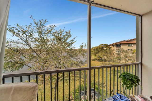 1400 SW 137th Avenue 311F, Pembroke Pines, FL 33027