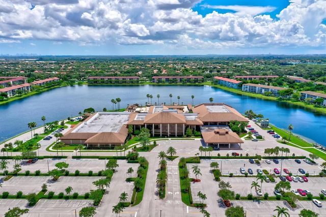 1400 SW 137th Avenue 311F, Pembroke Pines, FL 33027