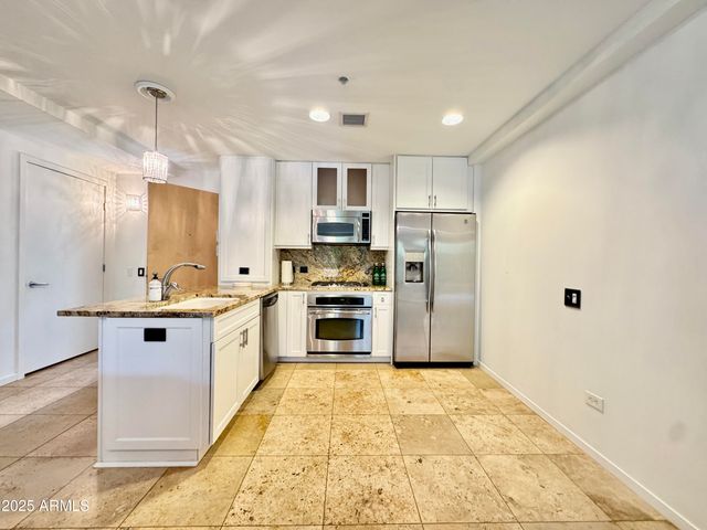 7141 E Rancho Vista Drive Unit 2013, Scottsdale, AZ 85251