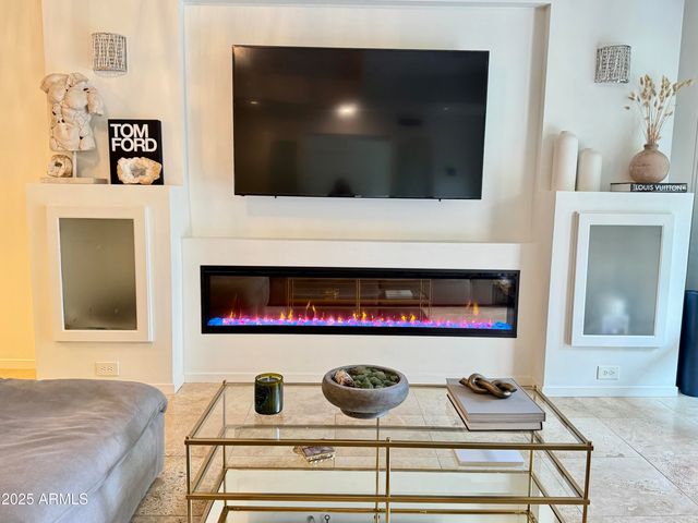 7141 E Rancho Vista Drive Unit 2013, Scottsdale, AZ 85251