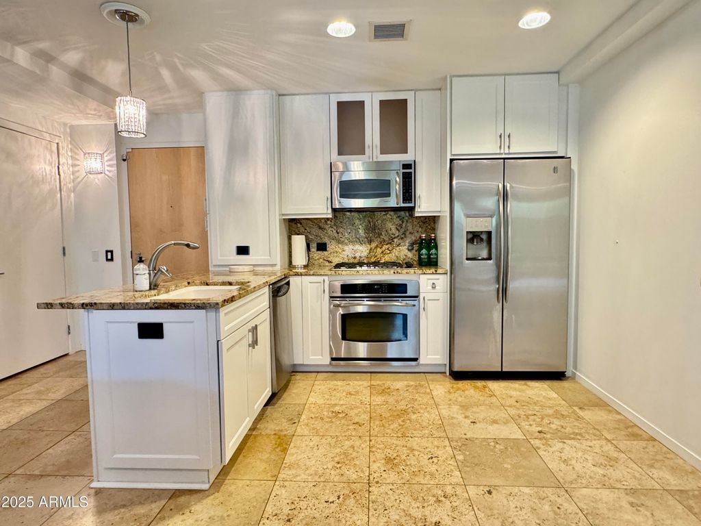 7141 E Rancho Vista Drive Unit 2013, Scottsdale, AZ 85251