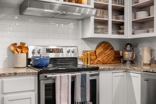 321 Oklahoma Avenue, Hewitt, TX 76643