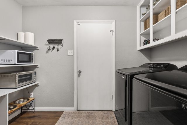 321 Oklahoma Avenue, Hewitt, TX 76643