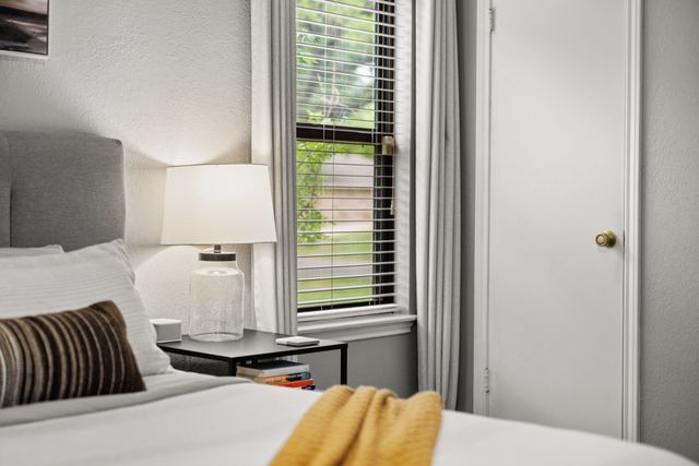 321 Oklahoma Avenue, Hewitt, TX 76643