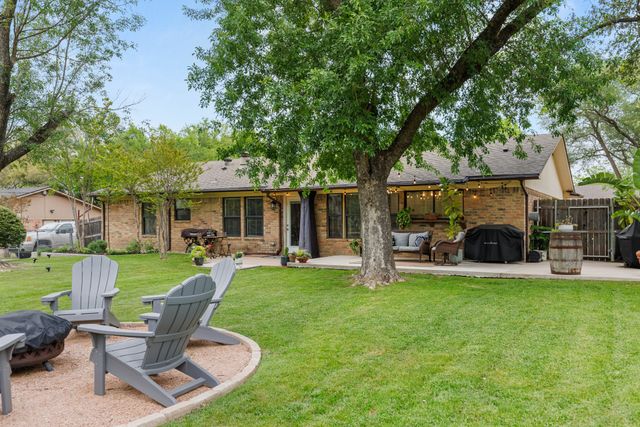 321 Oklahoma Avenue, Hewitt, TX 76643