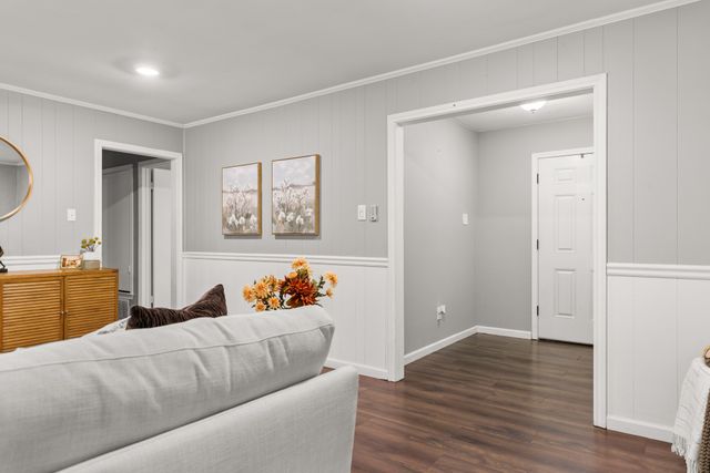 321 Oklahoma Avenue, Hewitt, TX 76643