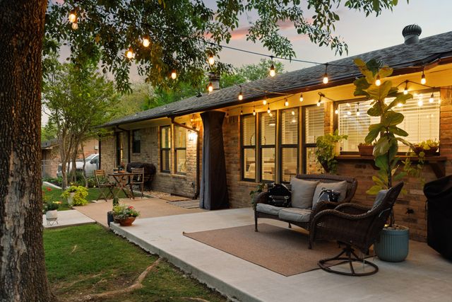 321 Oklahoma Avenue, Hewitt, TX 76643