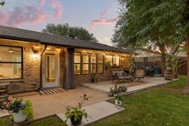 321 Oklahoma Avenue, Hewitt, TX 76643