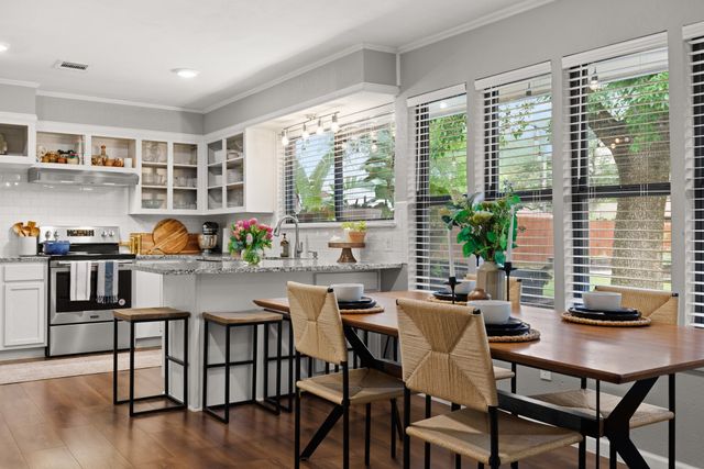 321 Oklahoma Avenue, Hewitt, TX 76643