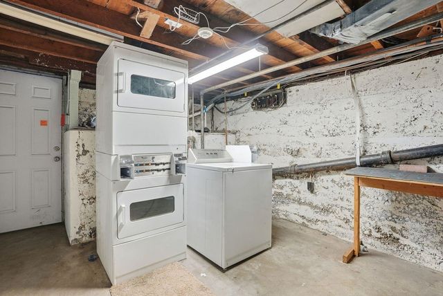 1704 N Ash St, Spokane, WA 99205