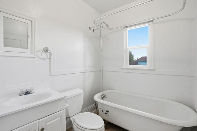 1704 N Ash St, Spokane, WA 99205