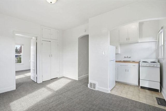 1704 N Ash St, Spokane, WA 99205