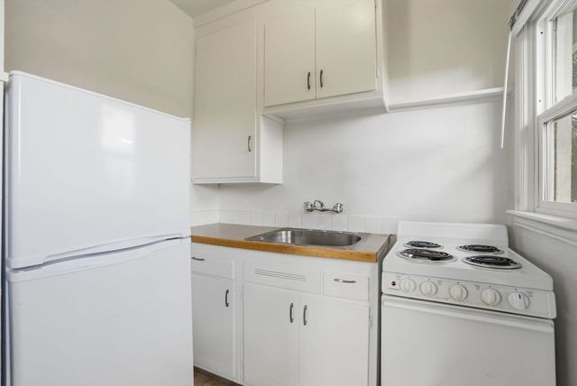 1704 N Ash St, Spokane, WA 99205