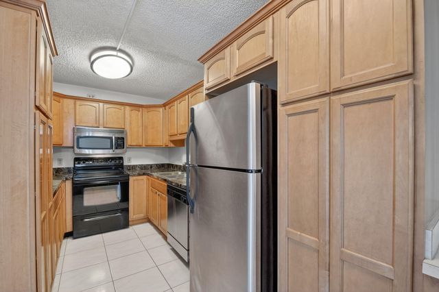 1013 Green Pine Boulevard G1, West Palm Beach, FL 33409