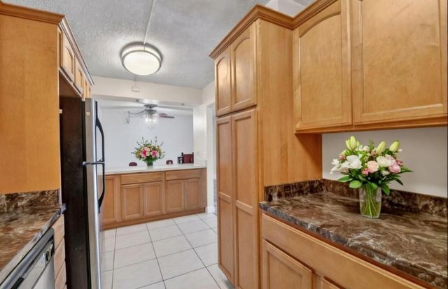 1013 Green Pine Boulevard G1, West Palm Beach, FL 33409