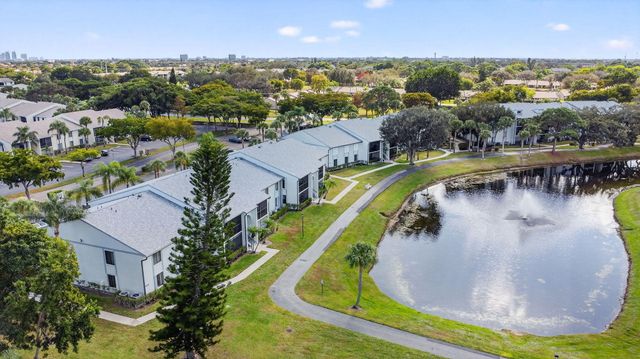 1013 Green Pine Boulevard G1, West Palm Beach, FL 33409