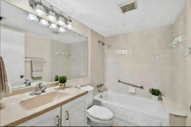 1013 Green Pine Boulevard G1, West Palm Beach, FL 33409