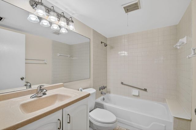 1013 Green Pine Boulevard G1, West Palm Beach, FL 33409