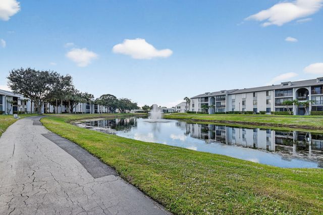 1013 Green Pine Boulevard G1, West Palm Beach, FL 33409