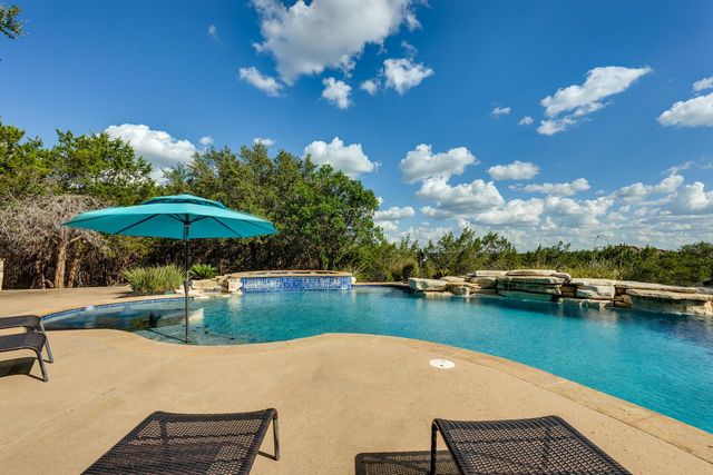 813 Moonlight Bay DR, Spicewood, TX 78669